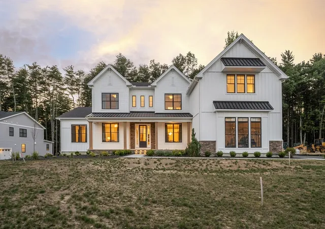 4th image of 8 Wendell Pl, Westford, MA 01886 | MLS# 73562671
