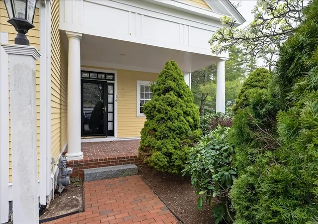 Homes for sale in Hingham, MA | 14 Whiting Lane #14, Hingham, MA 02043 | MLS# 73510588