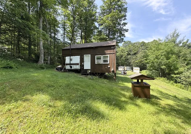 2nd image of 32 Navaho Ln, Heath, MA 01346 | MLS# 73551624