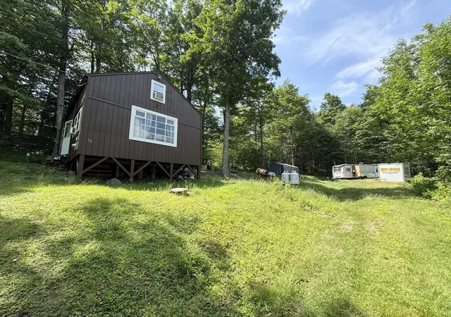 3rd image of 32 Navaho Ln, Heath, MA 01346 | MLS# 73551624