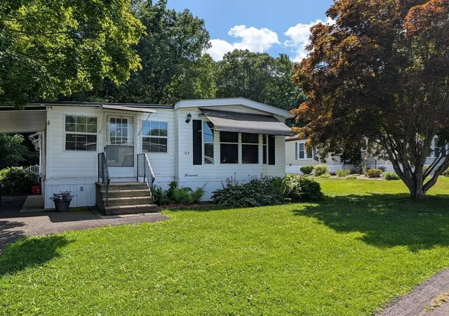 30th image of 105 Clayton Dr, West Springfield, MA 01089 | MLS# 73552339