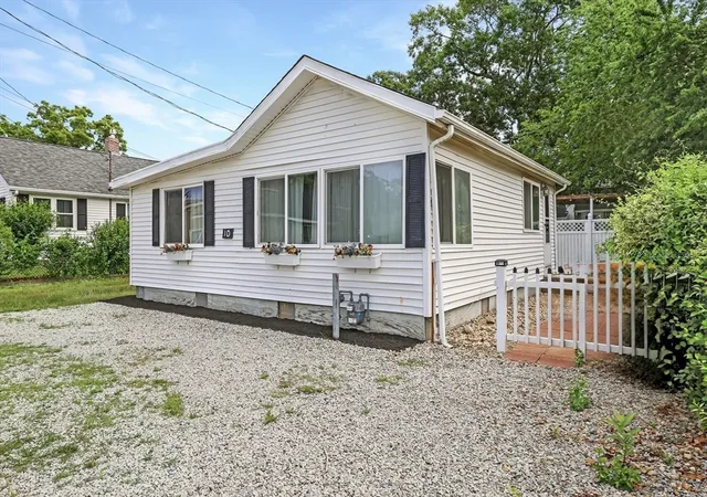 2nd image of 10 Barnes Street, Wareham, MA 02571 | MLS# 73544017