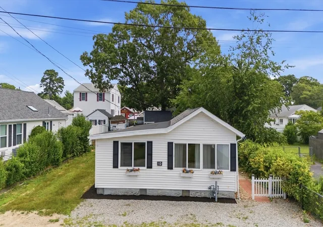 4th image of 10 Barnes Street, Wareham, MA 02571 | MLS# 73544017