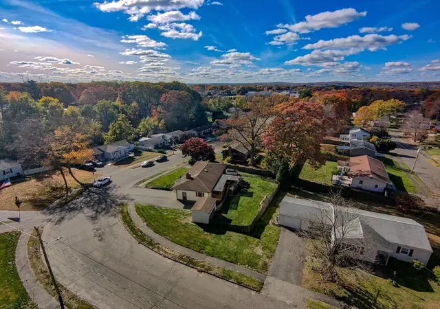 35th image of 68 Parenteau Dr, Chicopee, MA 01020 | MLS# 73562751
