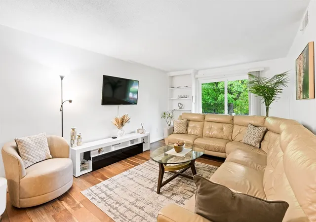 1st image of 176 Maple Ave #1-26, Rutland, MA 01543 | MLS# 73566836