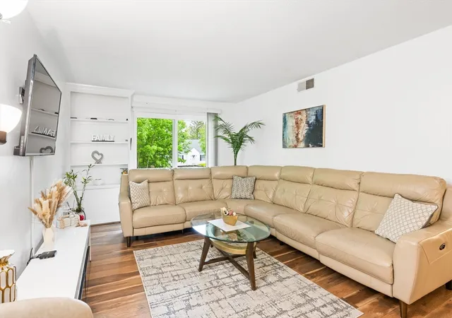 2nd image of 176 Maple Ave #1-26, Rutland, MA 01543 | MLS# 73566836