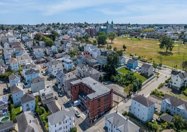 Homes for sale in Fall River, MA | 403 Division Street, Fall River, MA 02721 | Houzeo