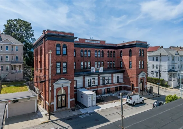 Homes for sale in Fall River, MA | 403 Division Street #14, Fall River, MA 02721 | MLS# 73527260