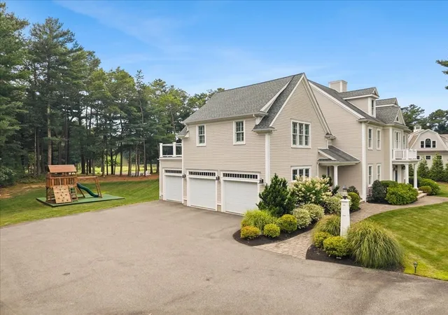 Photo 3 of Single family home for sale at 384 Country Club Way, Kingston, MA 02364 | MLS# 73566846 | Listing updated on 2026-10-02