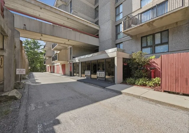 27th image of 55 Tall Oaks Dr #L8, Weymouth, MA 02190 | MLS# 73567269