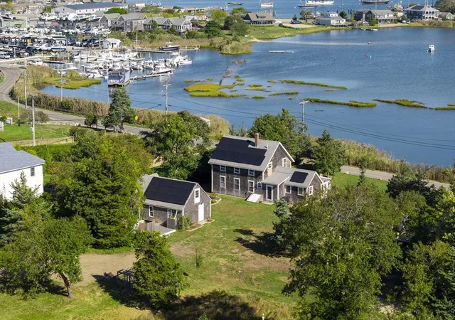 3rd image of 187 Lagoon Pond Road, Tisbury, MA 02575 | MLS# 73441105
