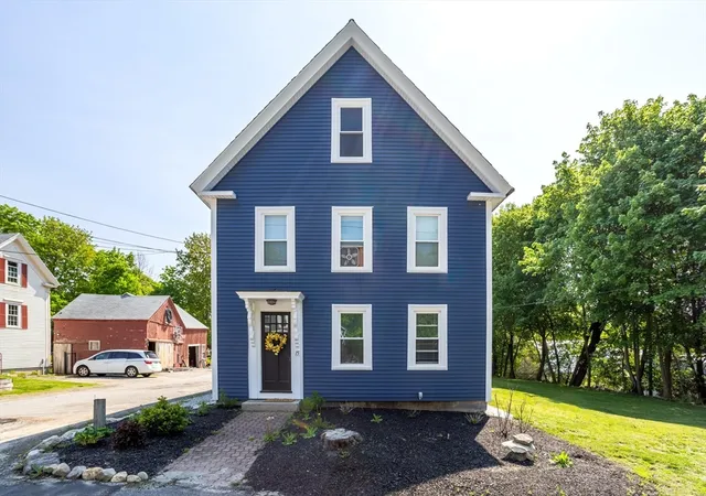 Homes for sale in Ashburnham, MA | 15 Central St, Ashburnham, MA 01430 | MLS# 73523821