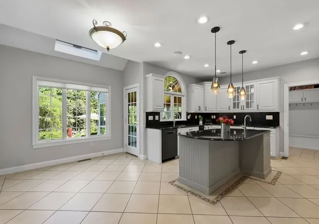 Photo 4 of Single family home for sale at 21 Coach Rd, North Attleboro, MA 02760 | MLS# 73525409 | Listing updated on 2026-09-15