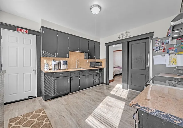 4th image of 189 Walnut St, Leominster, MA 01453 | MLS# 73565255