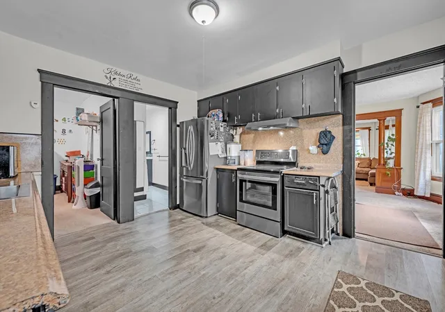 5th image of 189 Walnut St, Leominster, MA 01453 | MLS# 73565255