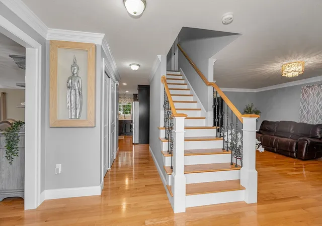 3rd image of 61 Saddle Rd, Dracut, MA 01826 | MLS# 73548858