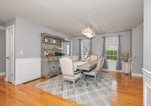 5th image of 61 Saddle Rd, Dracut, MA 01826 | MLS# 73548858
