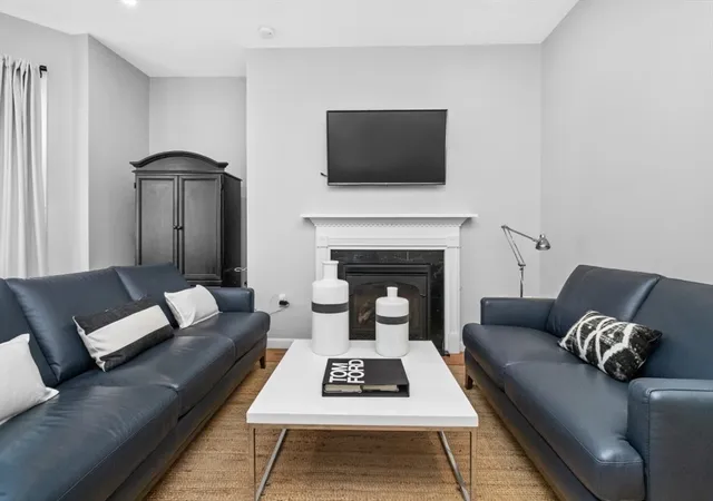 1st image of 595 East 4th St #1, Boston, MA 02127 | MLS# 73564002