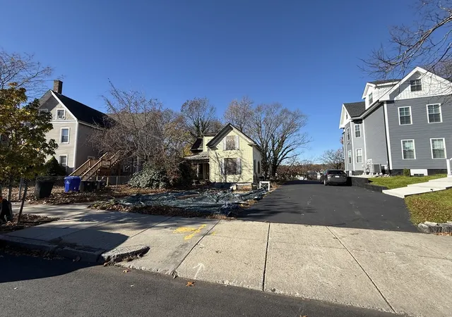 5th image of 1139 Hyde Park Ave, Hyde Park, MA 02136 | MLS# 73451017