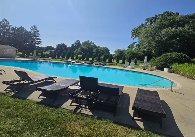 2nd image of 6 Corey Colonial #6, Agawam, MA 01001 | MLS# 73553811
