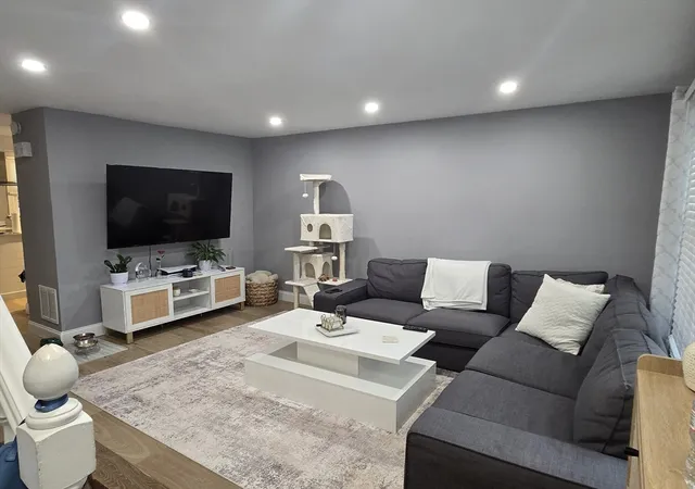 4th image of 6 Corey Colonial #6, Agawam, MA 01001 | MLS# 73553811