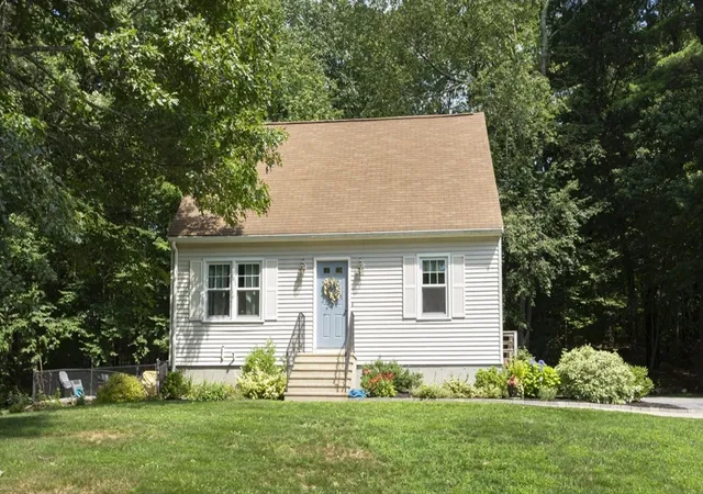 1st image of 14 Wasilla Dr, Rochdale, MA 01542 | MLS# 73559796