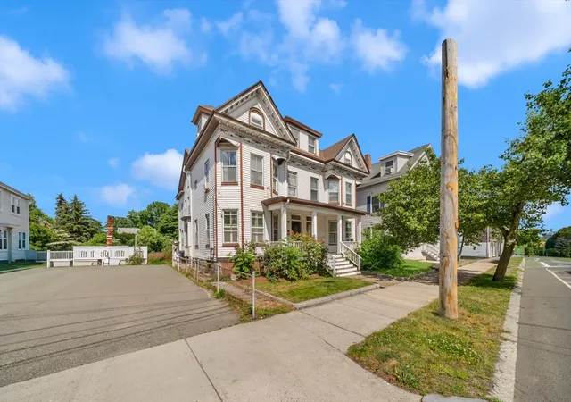 Homes for sale in Salem, MA | 146 North St, Salem, MA 01970 | Houzeo