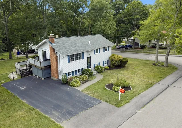 3rd image of 28 Yale Dr, Milford, MA 01757 | MLS# 73551251