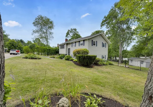 4th image of 28 Yale Dr, Milford, MA 01757 | MLS# 73551251