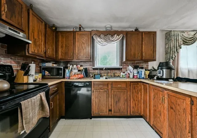 5th image of 65 Holmes Ave, Brockton, MA 02302 | MLS# 73525297