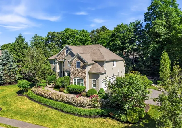 2nd image of 4 Shipley Ct, Middleton, MA 01949 | MLS# 73537542