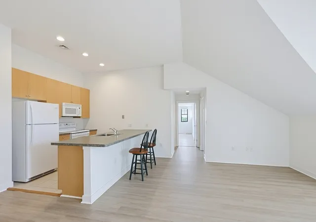 Homes for sale in Malden, MA | 72 Ashland St #408, Malden, MA 02148 | MLS# 73538544