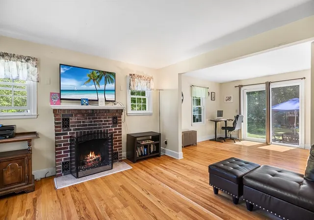 Photo 2 of Sale Pending at 779 Oxford St S, Auburn, MA 01501 | MLS# 73557476 | Listing updated on 2026-09-29