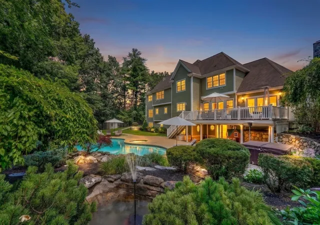 42nd image of 2 Goldman Cir, Bedford, MA 01730 | MLS# 73556531