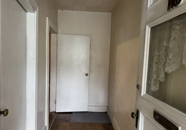 4th image of 16 Middlesex Park, Lowell, MA 01851 | MLS# 73541257