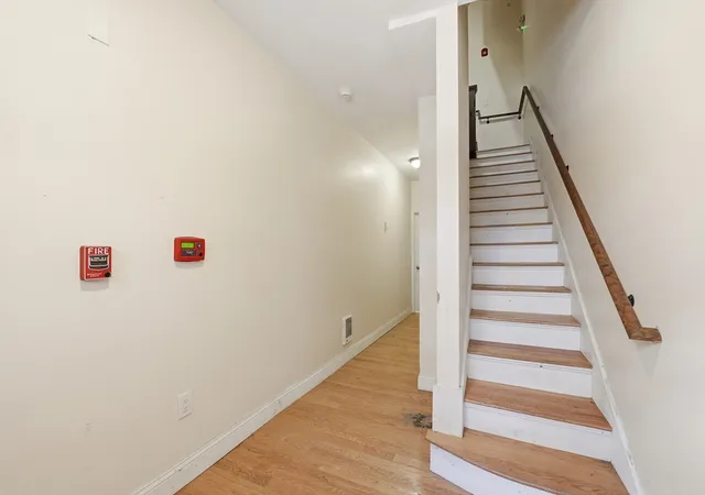 4th image of 80 Pleasant St, Worcester, MA 01609 | MLS# 73566978