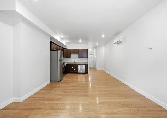 5th image of 80 Pleasant St, Worcester, MA 01609 | MLS# 73566978