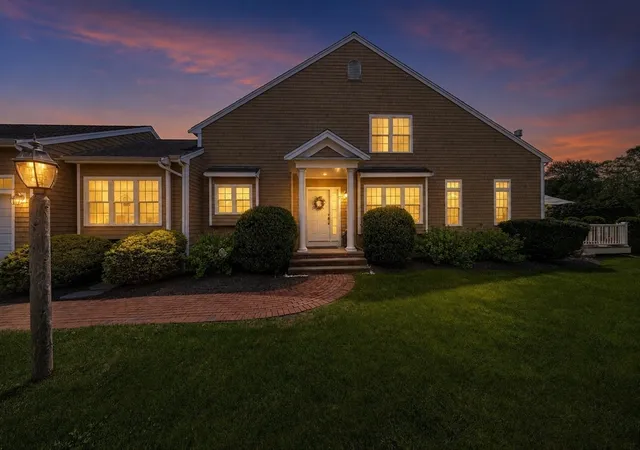 2nd image of 17 Alexander Pl #17, Scituate, MA 02066 | MLS# 73524402