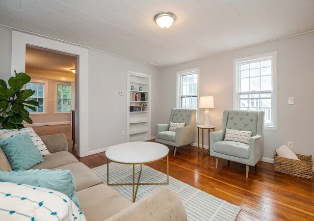 4th image of 7 Park St, Melrose, MA 02176 | MLS# 73536996