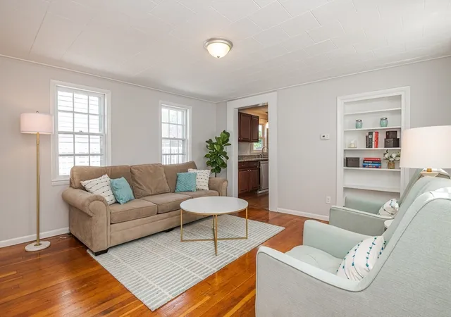 5th image of 7 Park St, Melrose, MA 02176 | MLS# 73536996