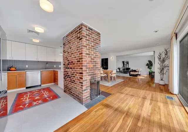 4th image of 85 The Valley Rd, Concord, MA 01742 | MLS# 73498611