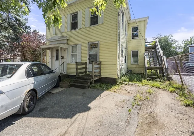12th image of 135 Irving St, Framingham, MA 01702 | MLS# 73558176