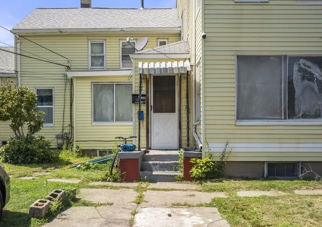 3rd image of 135 Irving St, Framingham, MA 01702 | MLS# 73558176