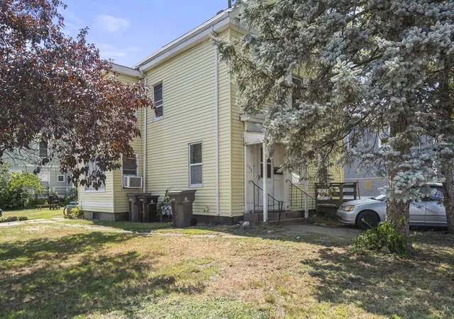 4th image of 135 Irving St, Framingham, MA 01702 | MLS# 73558176