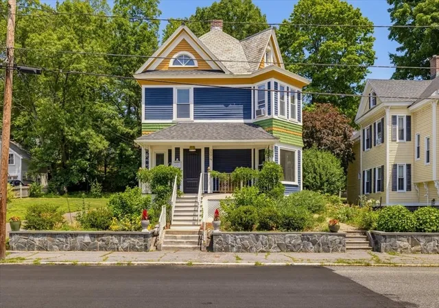 1st image of 294 Wentworth Ave, Lowell, MA 01852 | MLS# 73549342