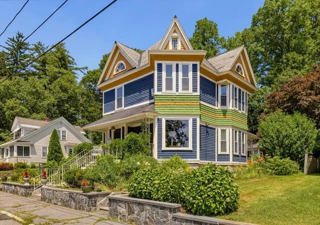 2nd image of 294 Wentworth Ave, Lowell, MA 01852 | MLS# 73549342