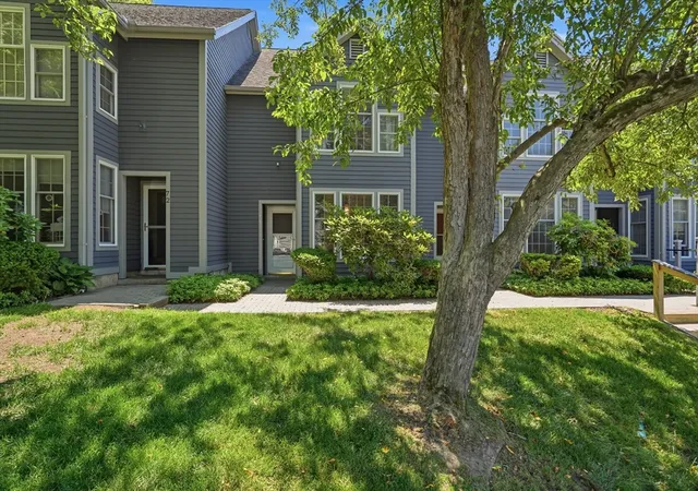 Homes for sale in Amherst, MA | 71 Amity Pl #71, Amherst, MA 01002 | MLS# 73537379