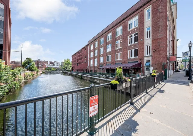 Homes for sale in Lowell, MA | 15 Kearney Sq, Lowell, MA 01852 | Houzeo