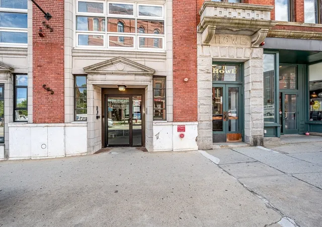 Homes for sale in Lowell, MA | 15 Kearney Sq #201, Lowell, MA 01852 | MLS# 73536541
