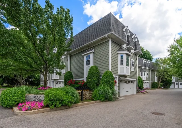 Photo 1 of Condo for sale at 580 Quarry St #4, Quincy, MA 02169 | MLS# 73537581 | Listing updated on 2026-09-28